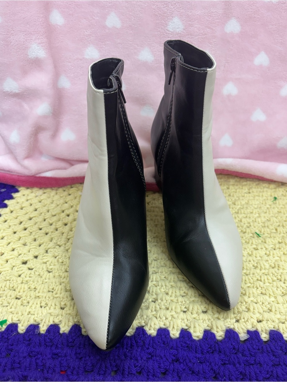 Bamboo rapid “cruella deville black/white” side zip Boots size 6